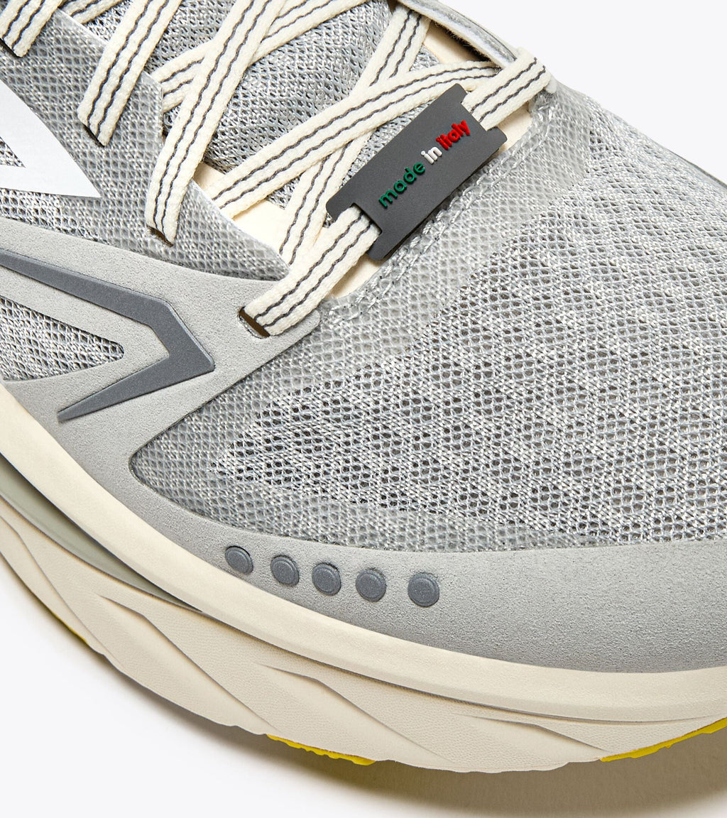 Diadora ATOMO V7000-2