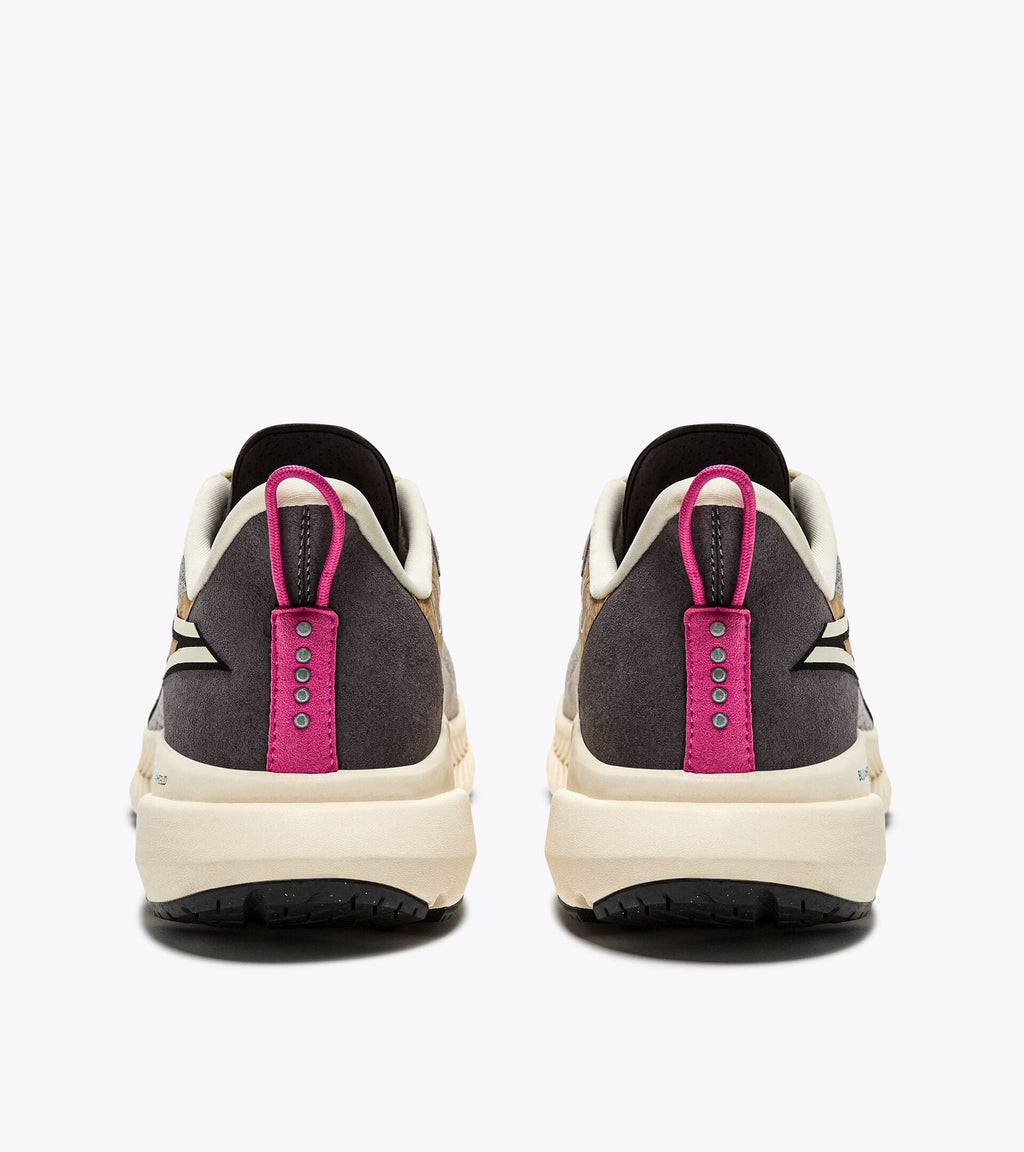 Diadora MYTHOS BLUSHIELD VOLO 4 W 2030