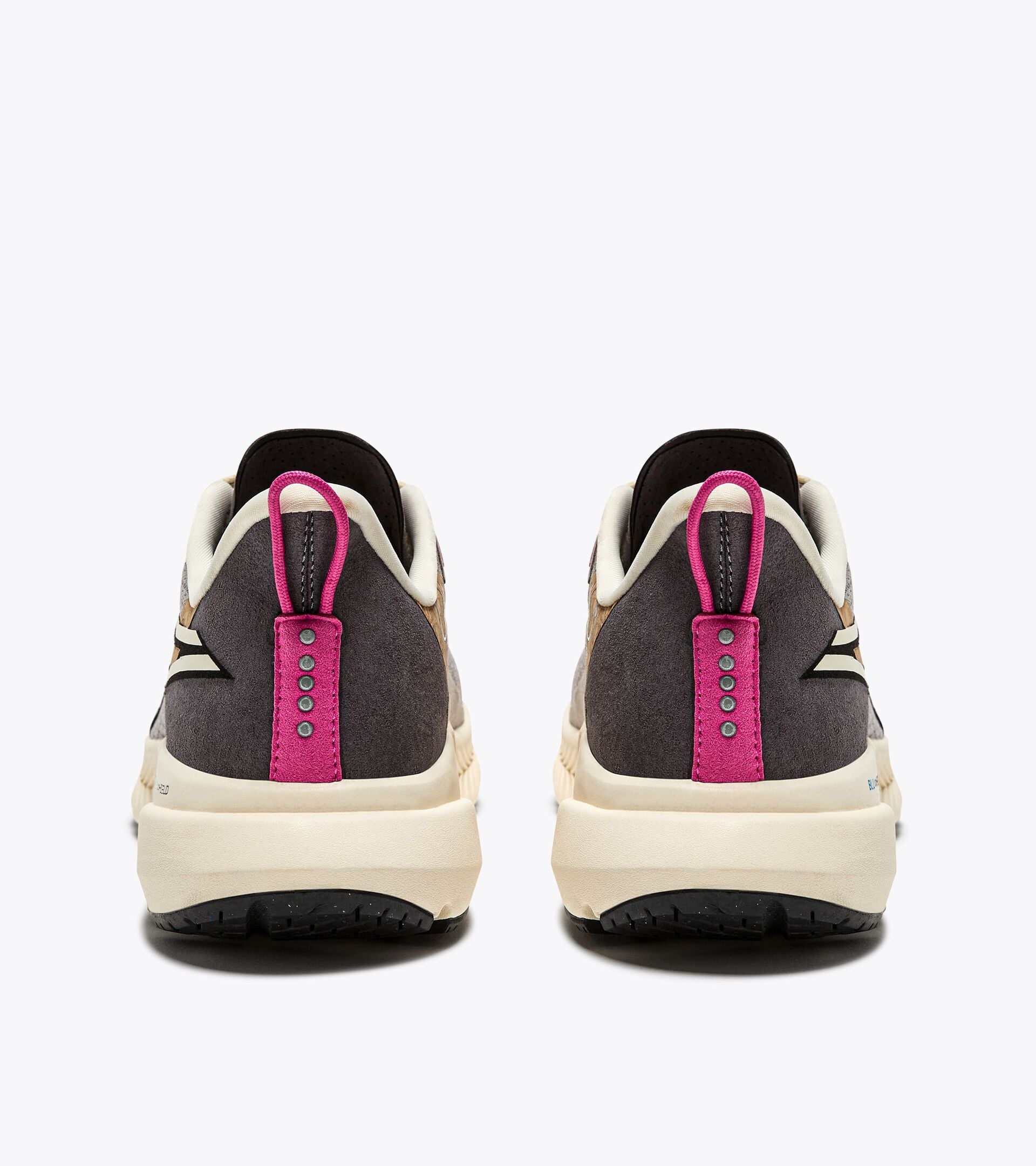 Diadora MYTHOS BLUSHIELD VOLO 4 W 2030