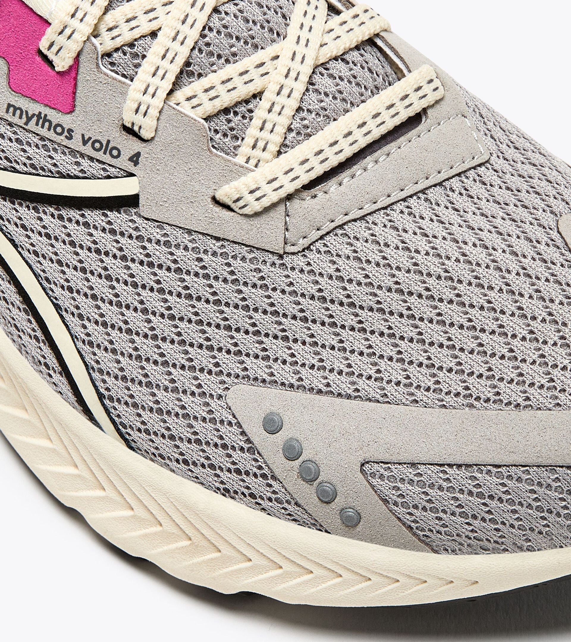 Diadora MYTHOS BLUSHIELD VOLO 4 W 2030