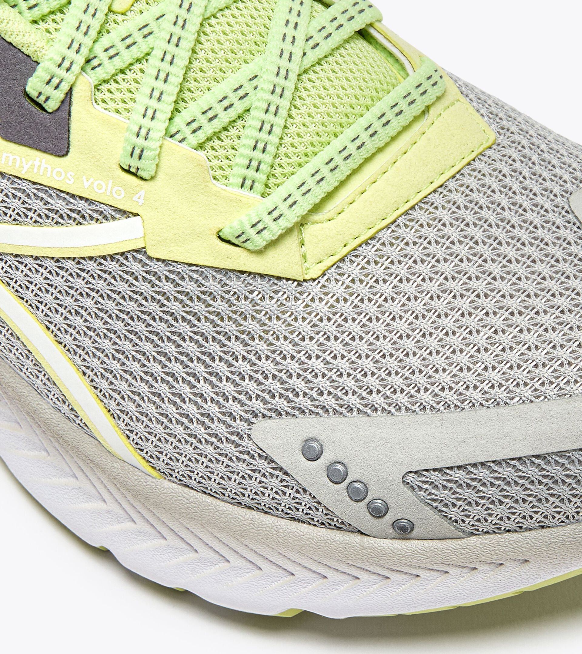 Diadora MYTHOS BLUSHIELD VOLO 4 W
