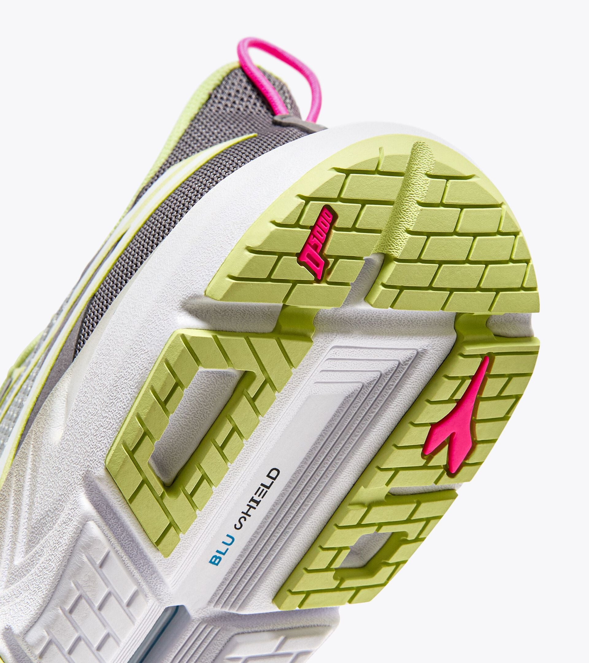 Diadora MYTHOS BLUSHIELD VOLO 4 W
