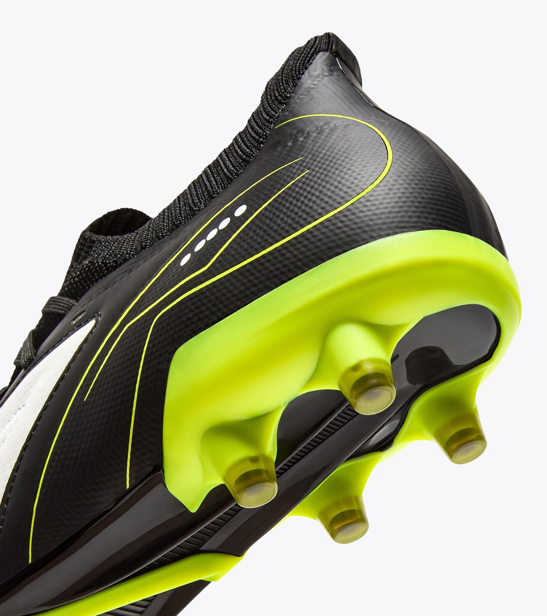 Diadora MAXIMUS ICON SLX
