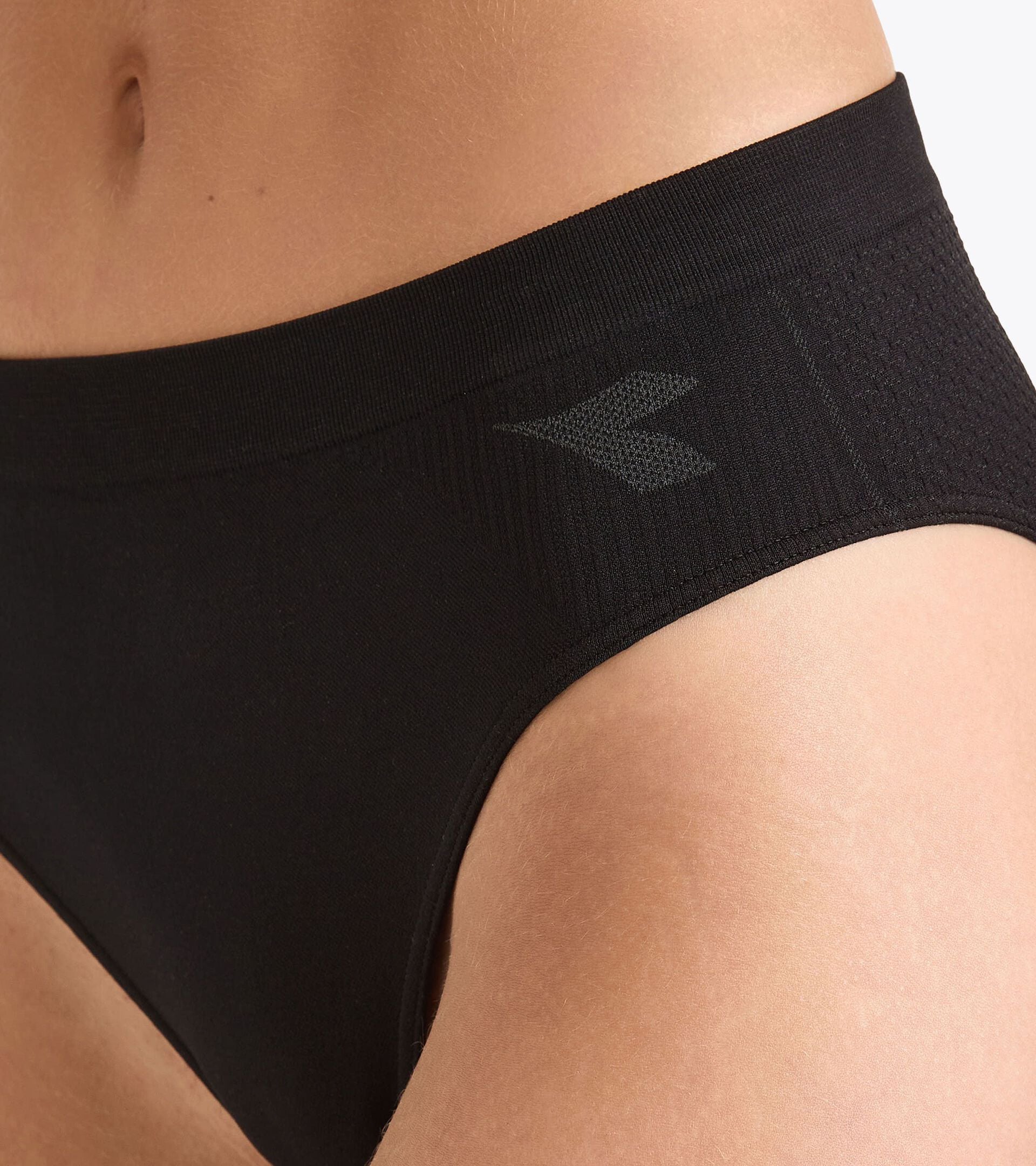 Diadora L. BRIEF STRATOZERO
