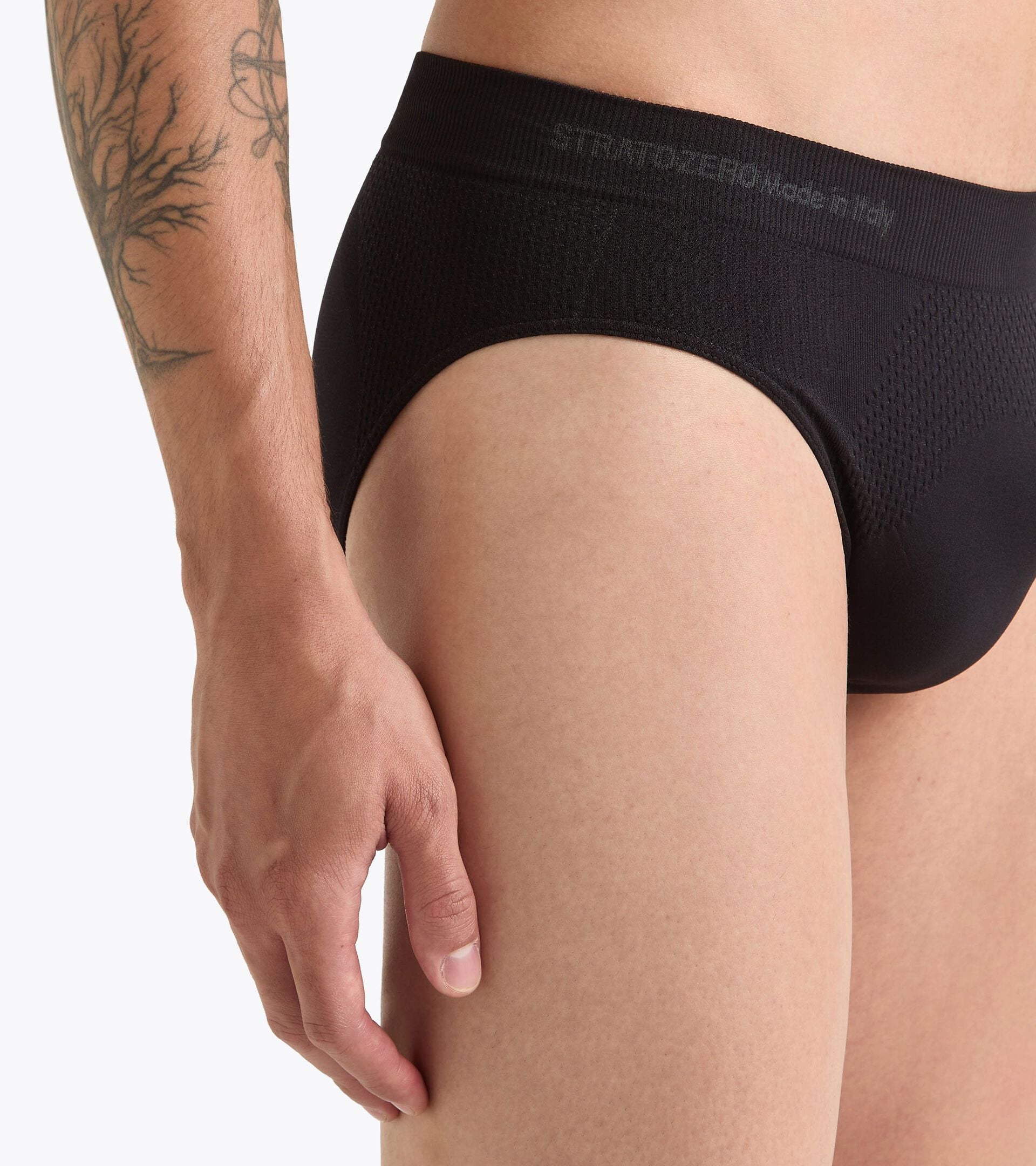 Diadora BRIEF STRATOZERO