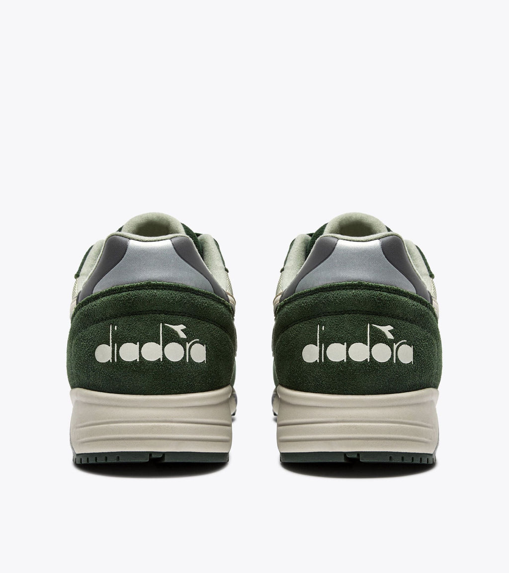 Diadora N902