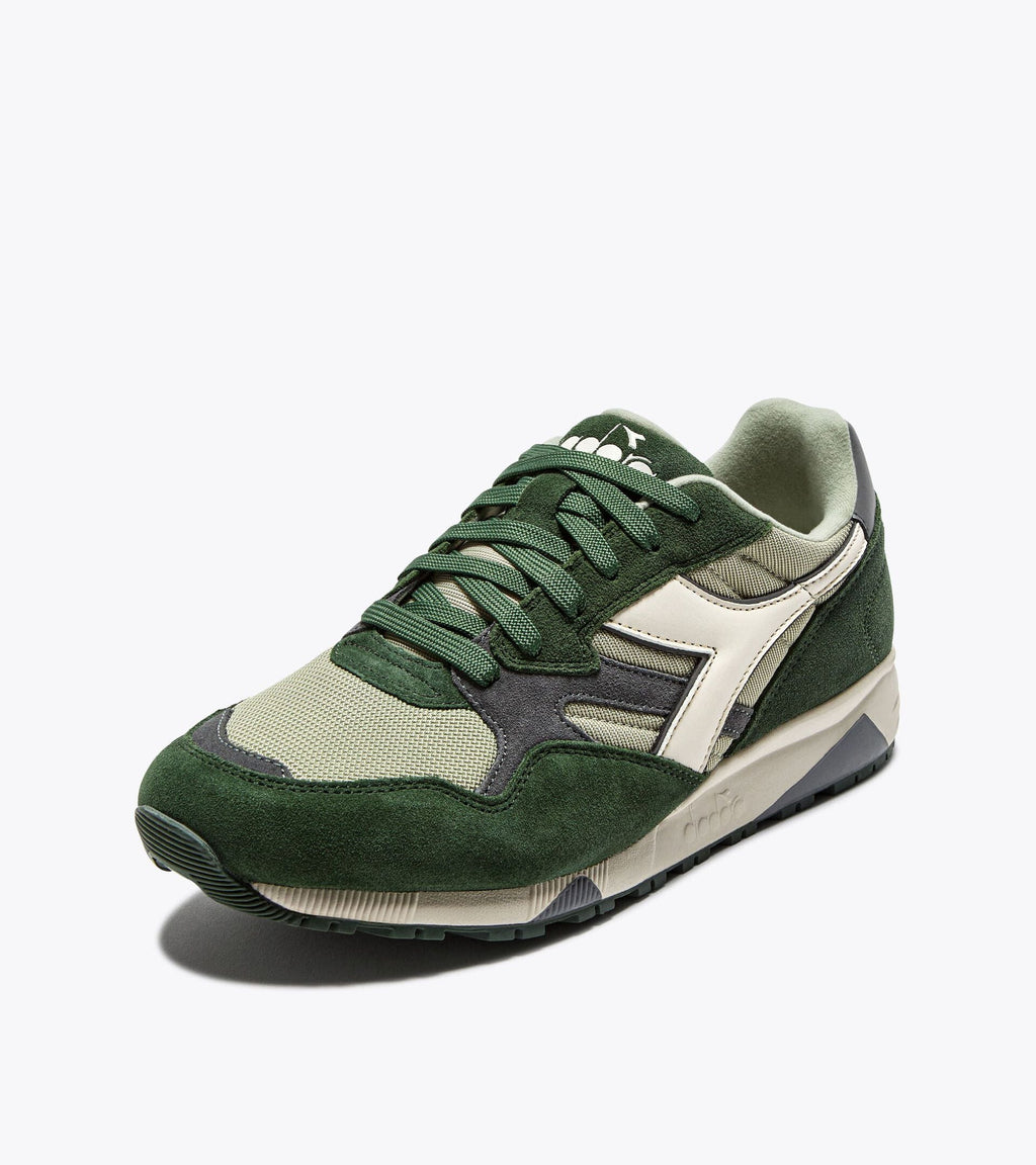 Diadora N902