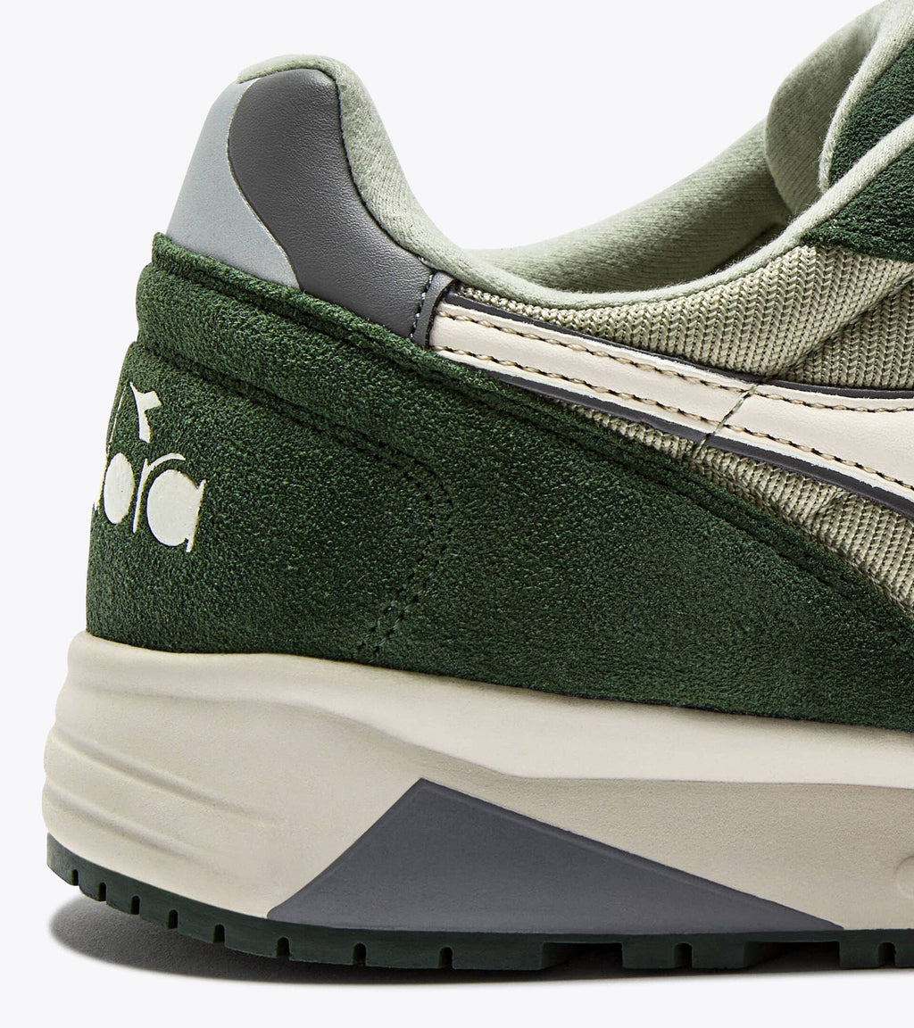 Diadora N902
