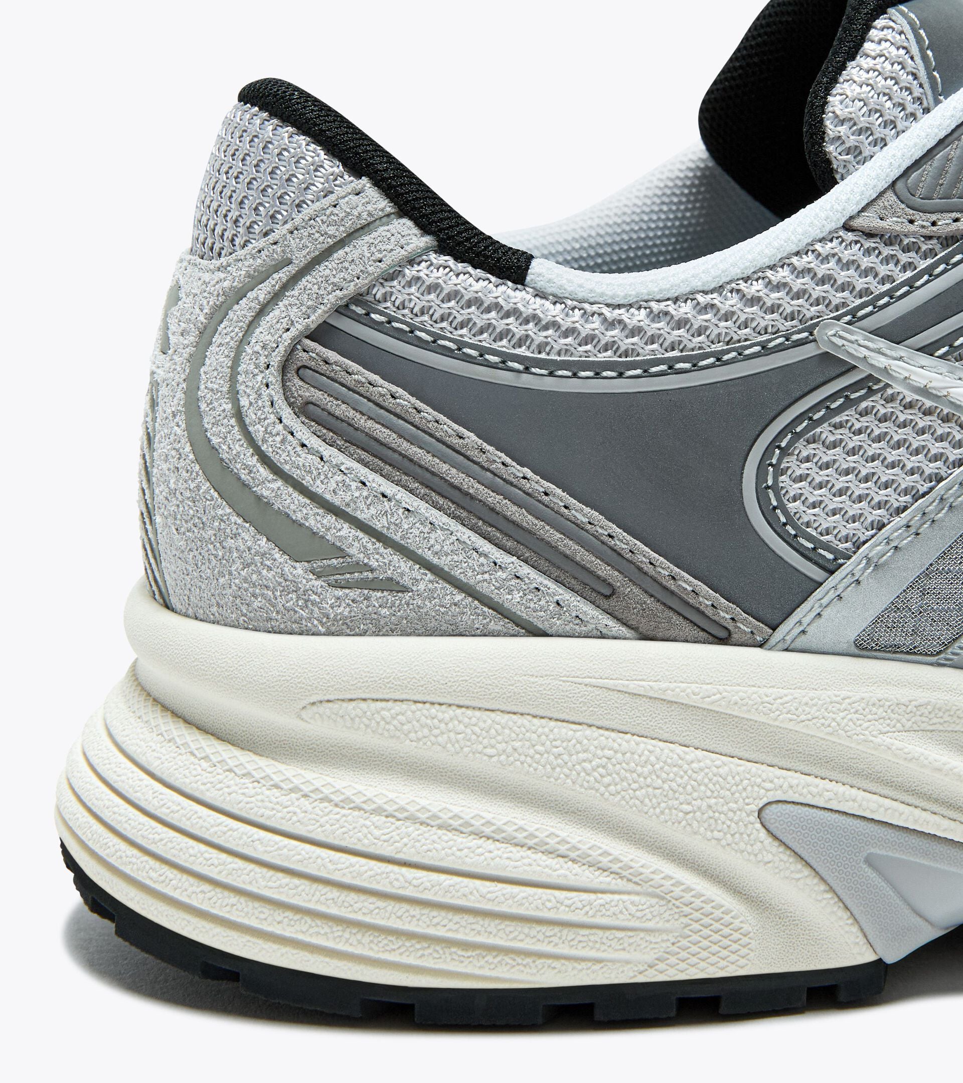 Diadora MYTHOS STAR