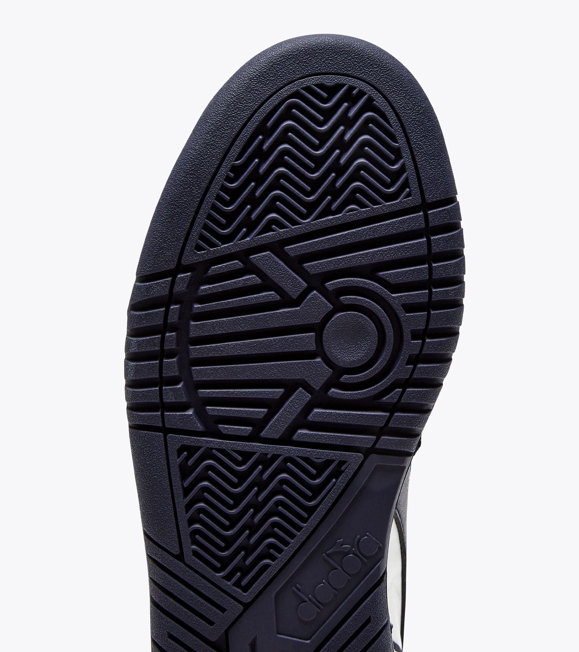 Diadora DEUCE