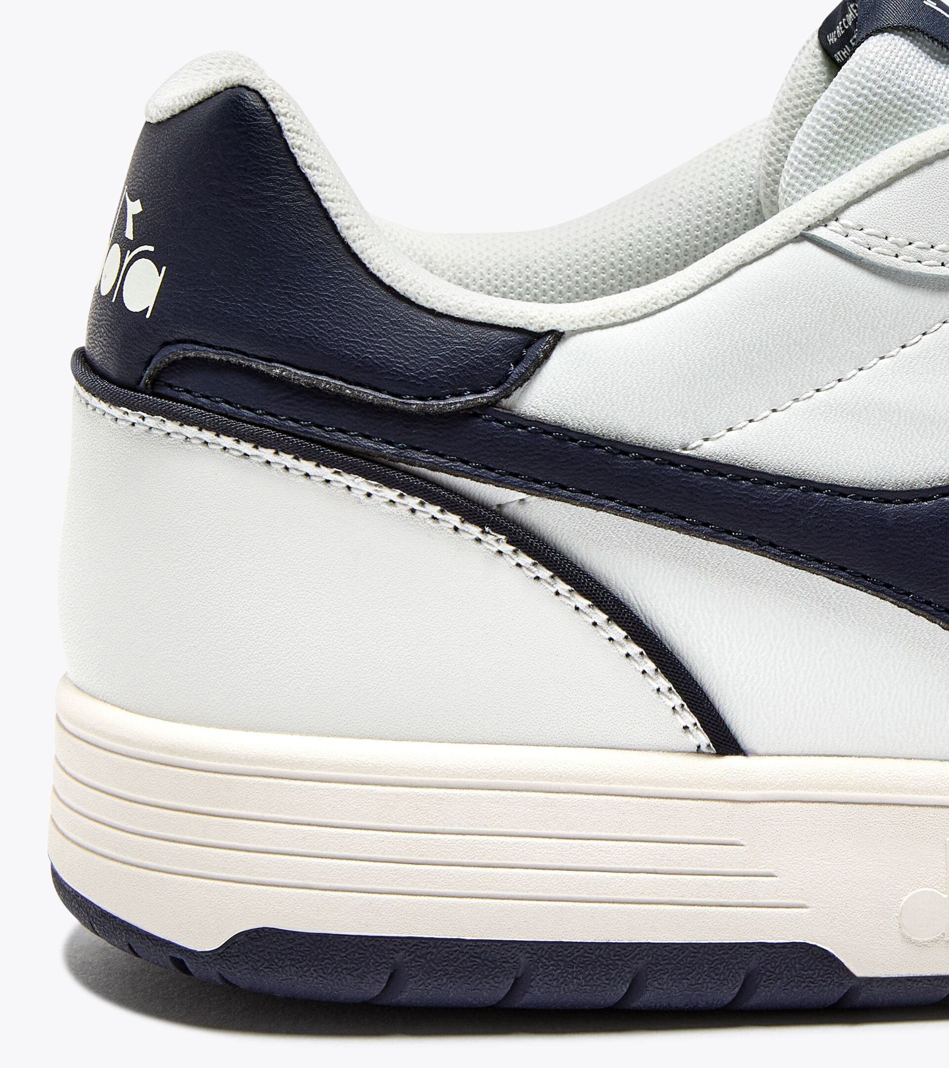 Diadora DEUCE