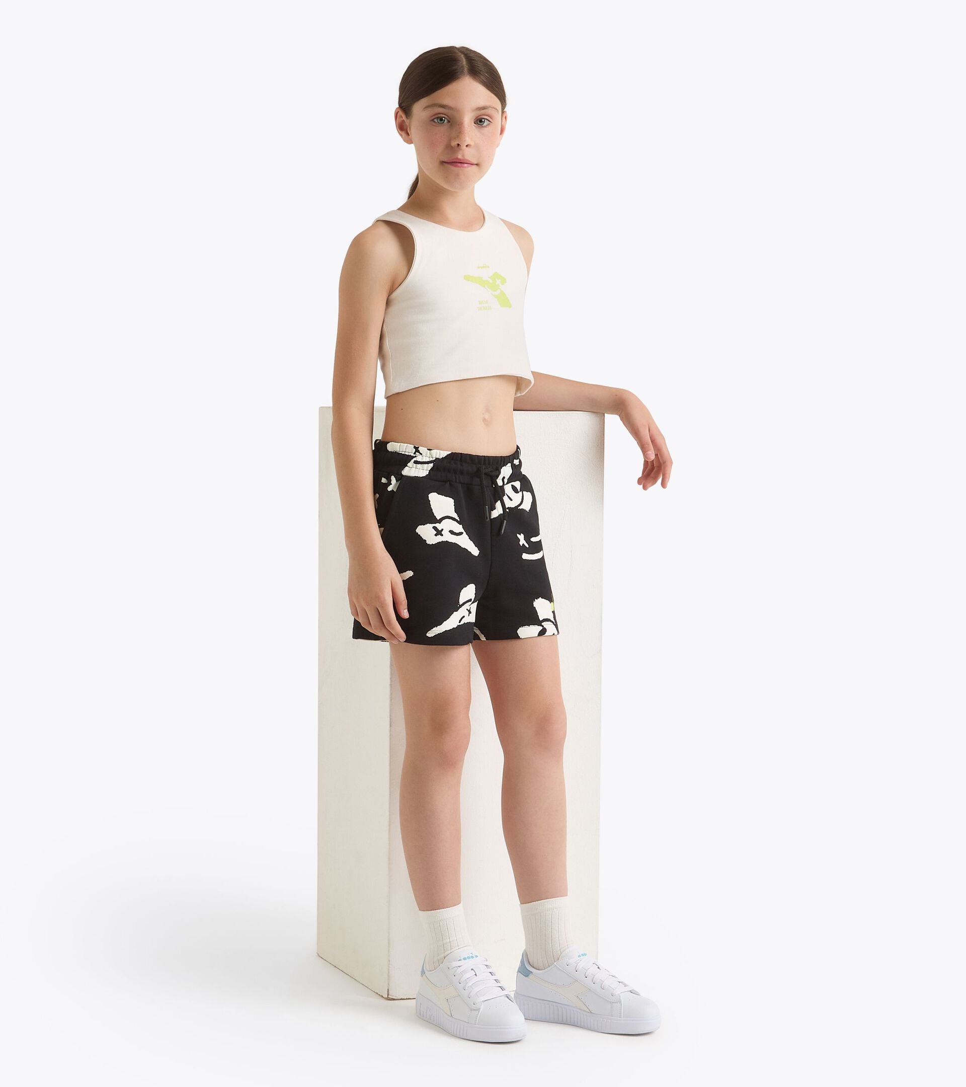 Diadora JG. SHORTS SMILE LOGO